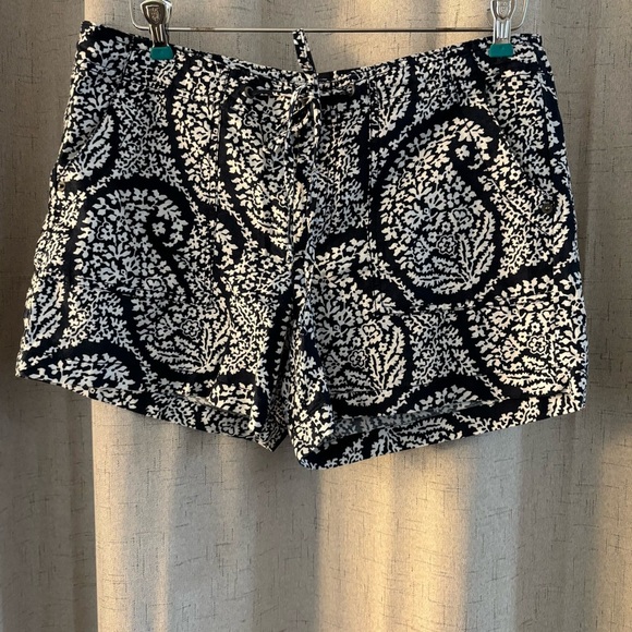 Gap Women's Navy And White Paisley/Floral Shorts With Tie Size 8. Linen Blend. - Picture 1 of 7
